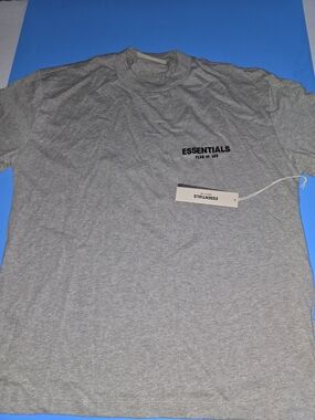 ✨ Essentials Fear of God Gray Tee ✨